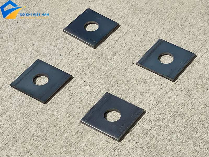 Long đen vuông inox là gì?