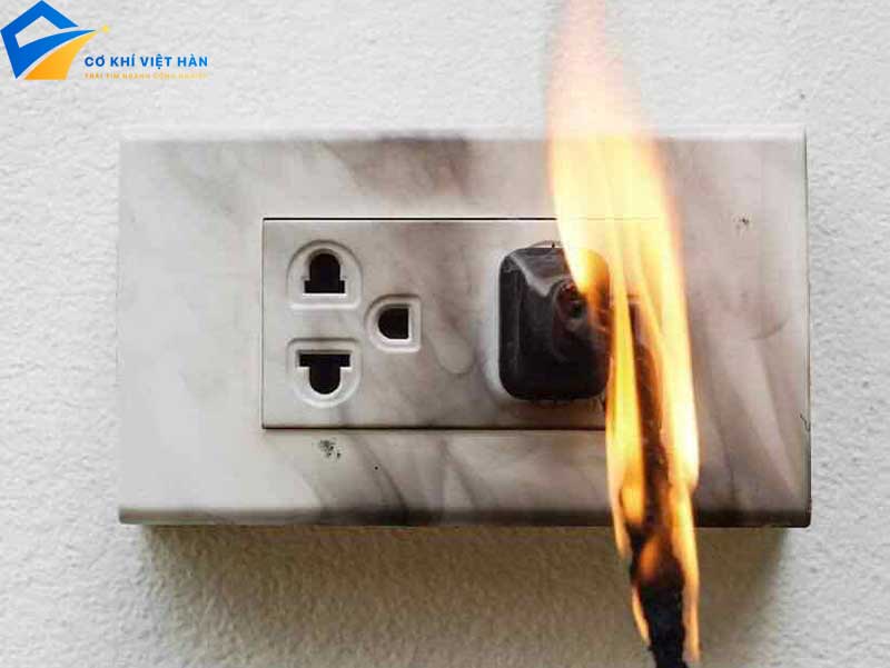 Đoản mạch là gì?