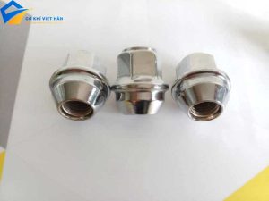 Bu lông tắc kê xe ô tô